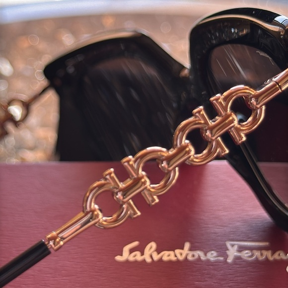 Salvatore Ferragamo Black Square Silver Hardware Sunglasses, New In Box - Picture 4 of 8